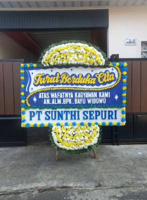 Papan Bunga Duka di Dusun Timur