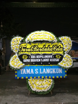 Papan Bunga Duka di Dusun Timur