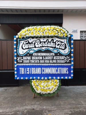Papan Bunga Duka di Dusun Timur